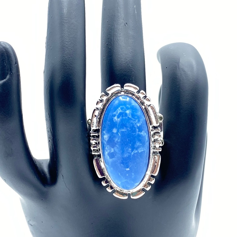 Silver Tone Ocean Blue Stone Oval Cabachon Stretch Ring Cocktail Beach Size 8